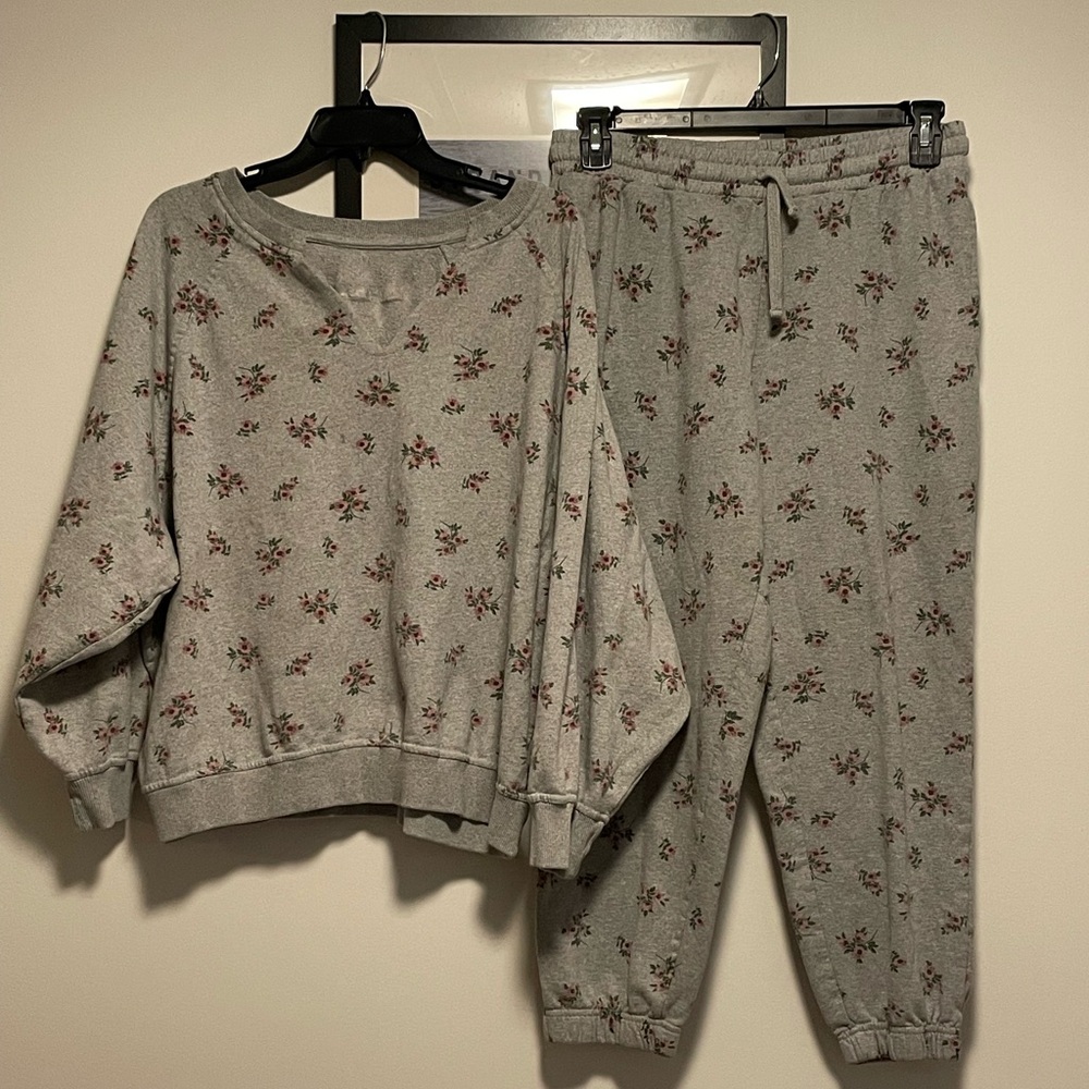 Marshalls grey and floral matching Jogger lounge Set